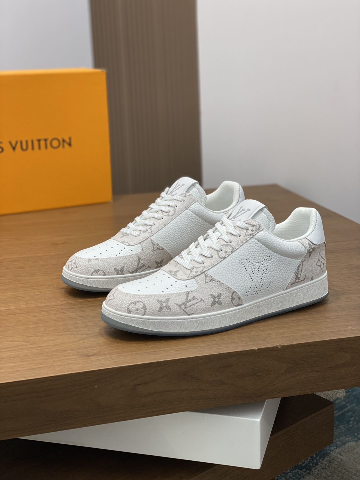 Louis Vuitton Low Shoes